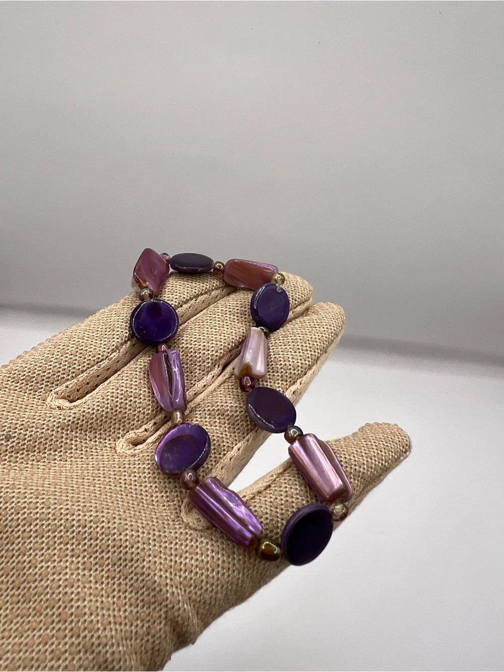 Vintage Purple Mother of Pearl Shell Beaded Stretch Bracelet